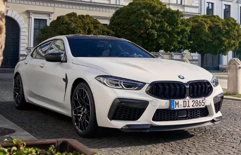 BMW M8 2025 Precio, Especificaciones, y Rediseño
